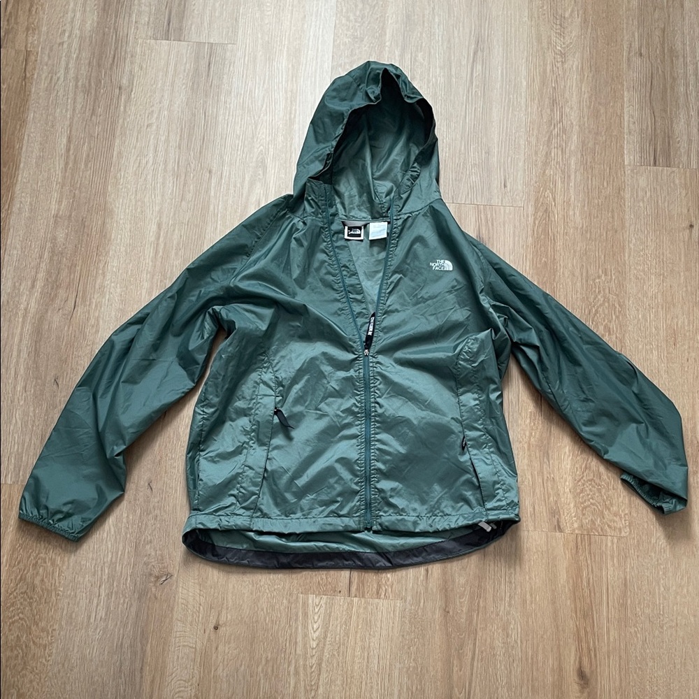 The North Face Boys Green Raincoat XL